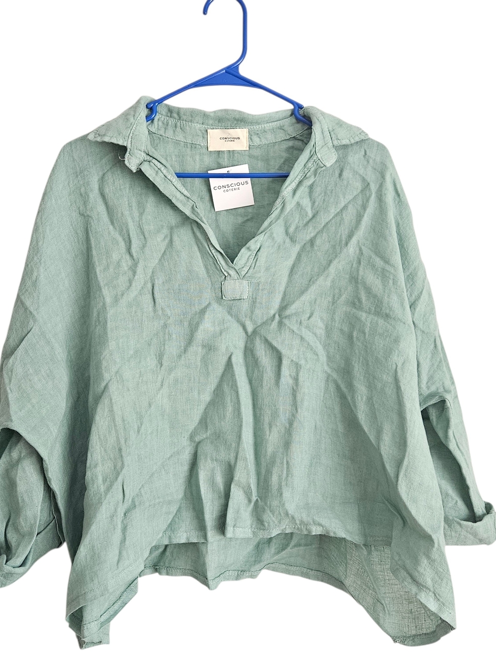 NWT Conscious Coterie Aria Sage Green Linen V-Neck Women's Top OS